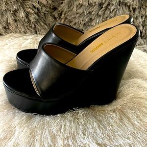 NEW Fashion Nova Size 9 Black Wedges